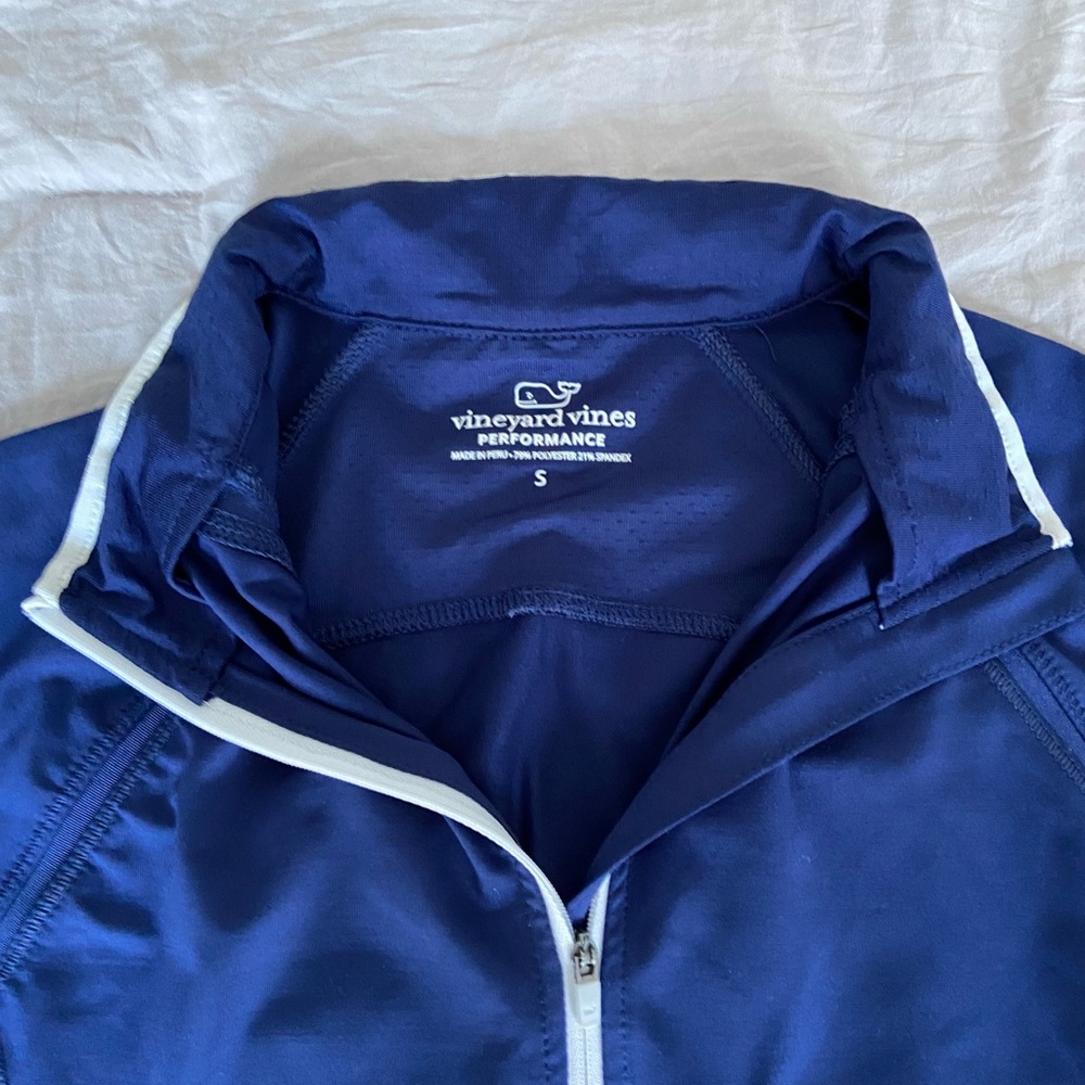 Lightly Worn Vineyard Vines Performance Quarter Z… - image 2
